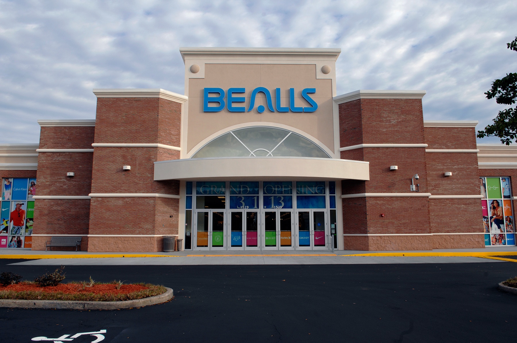 Florida S Family Owned Bealls Stores Names Barr Advertising Agency Of   Bealls Front 